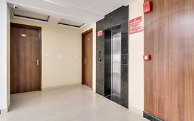 Super Capital O Seven Wonders Inn Near Sahara Ganj Mall